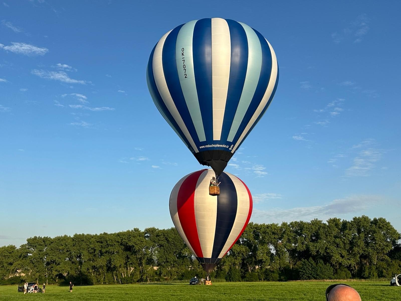 horkovzdušný balon nad řekou Sázavou, Farma Bláto