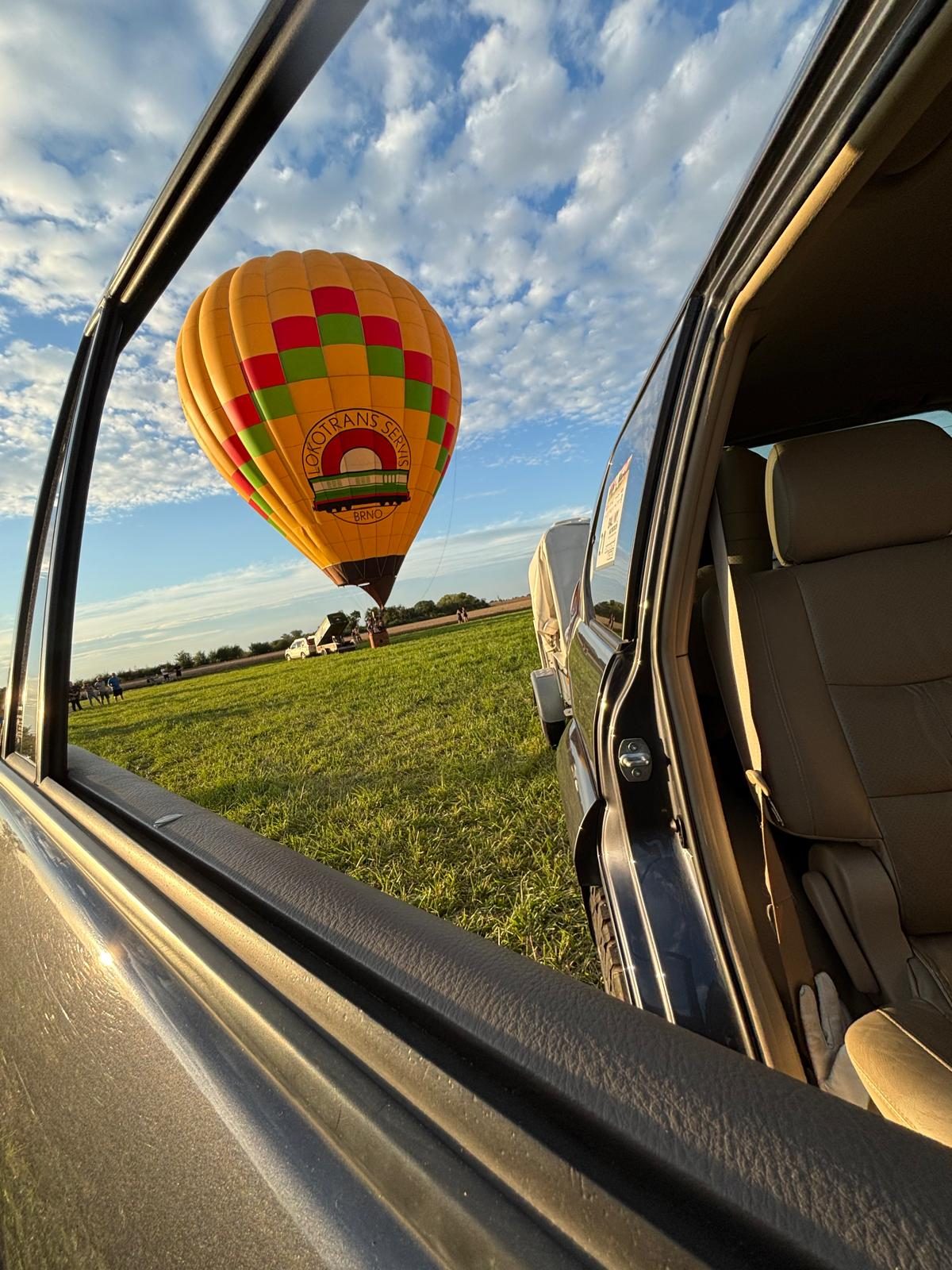 více balonů nad Farmou Bláto, středočeský kraj